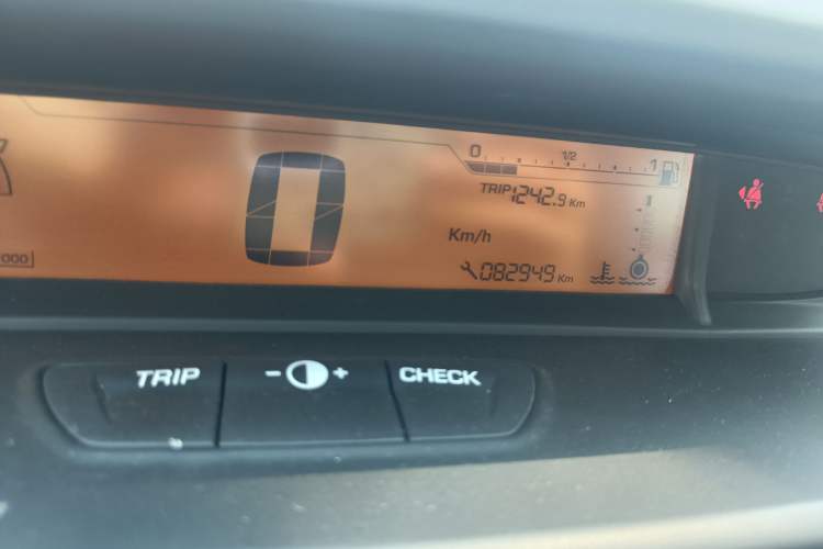 Used Citroen C-Quatre 2014 VTS Version 1.6L Manual - Premium Model Odometer Close Up