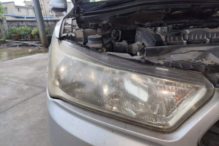 Used Citroen C-Quatre 2014 VTS Version 1.6L Manual - Premium Model Right Front Headlight
