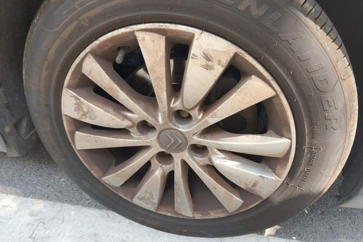 Used Citroen C-Quatre 2014 VTS Version 1.6L Automatic Prestige Model Right Front Wheel Hub