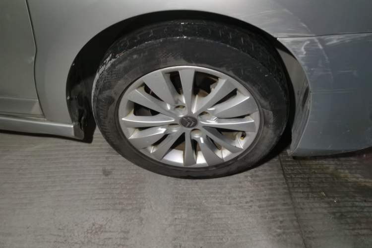 Used Citroen C-Quatre 2014 VTS Version 1.6L Automatic Prestige Model Right Front Wheel Hub