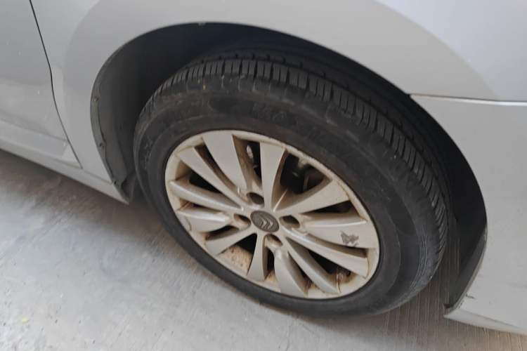 Used Citroen C-Quatre 2014 VTS Version 1.6L Manual - Premium Model Right Front Wheel Hub