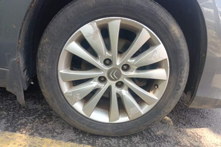 Used Citroen C-Quatre 2014 VTS Version 1.6L Manual - Premium Model Right Front Wheel Hub