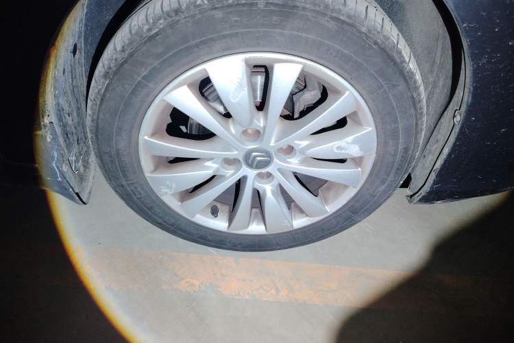 Used Citroen C-Quatre 2014 VTS Version 1.6L Automatic Prestige Model Right Front Wheel Hub