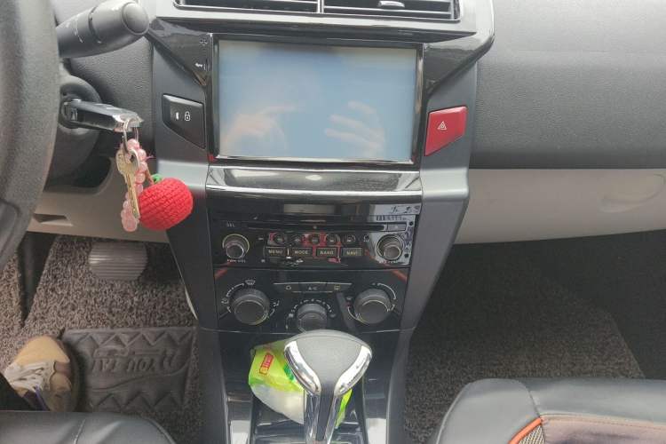 Used Citroen C-Quatre 2014 1.6L Automatic Connected Car Version Audio And AC Panel