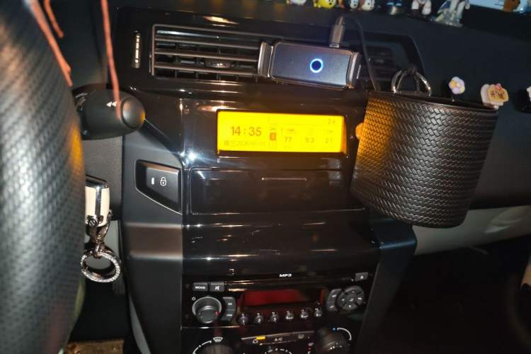Used Citroen C-Quatre 2014 1.6L Automatic Connected Car Version Audio And AC Panel