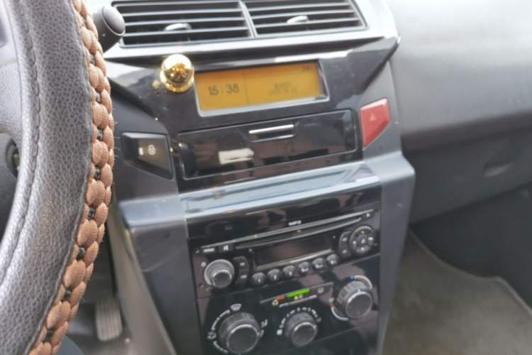 Used Citroen C-Quatre 2014 VTS Version 1.6L Manual - Premium Model Audio And AC Panel