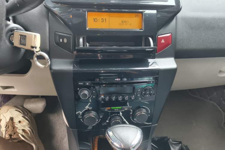 Used Citroen C-Quatre 2014 VTS Version 1.6L Automatic Prestige Model Audio And AC Panel
