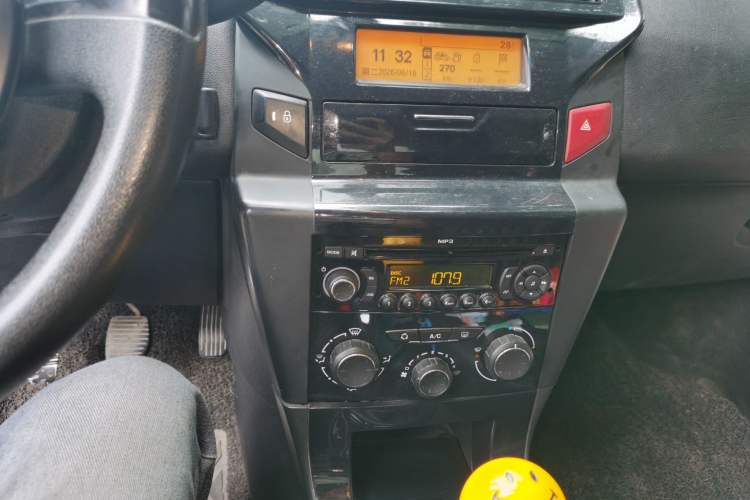 Used Citroen C-Quatre 2014 VTS Version 1.6L Manual - Premium Model Audio And AC Panel
