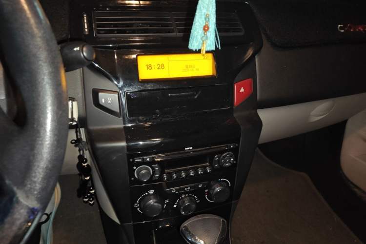Used Citroen C-Quatre 2014 VTS Version 1.6L Automatic Prestige Model Audio And AC Panel