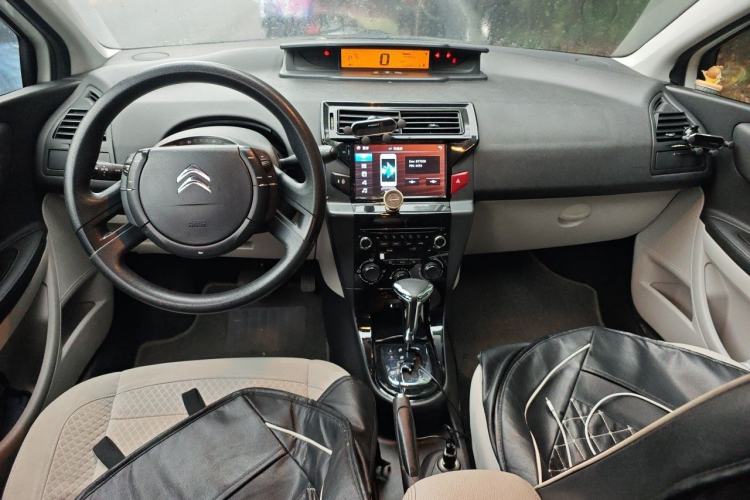 Used Citroen C-Quatre 2014 VTS Version 1.6L Automatic Prestige Model Center Console