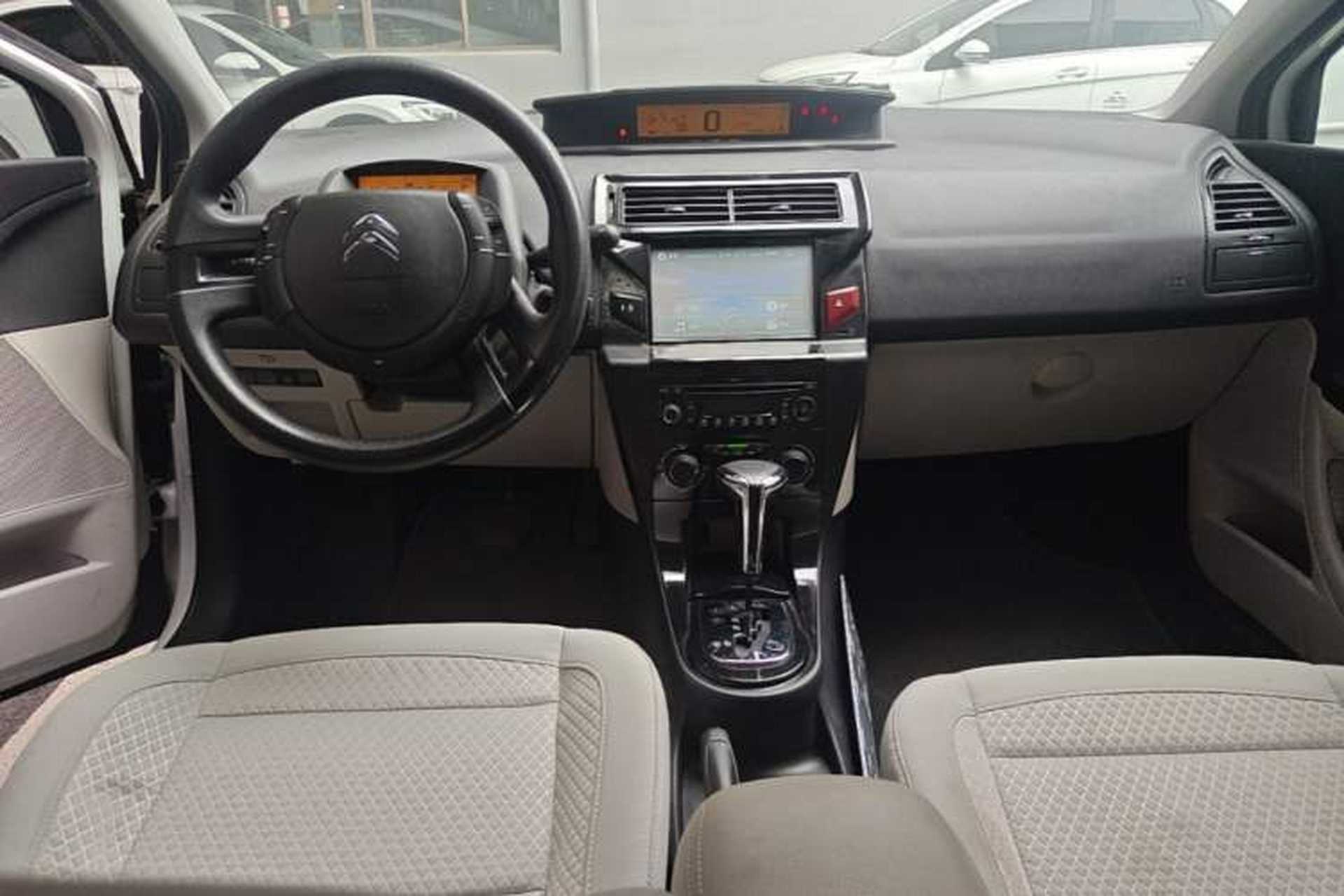 Used Citroen C-Quatre 2014 VTS Version 1.6L Automatic Prestige Model Center Console