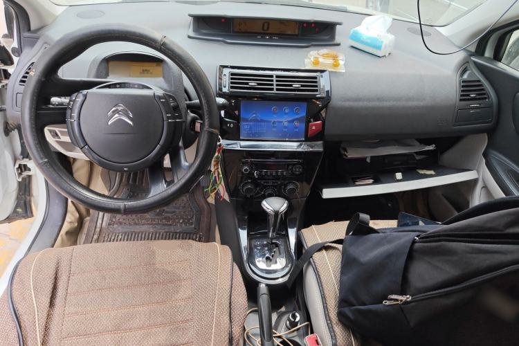 Used Citroen C-Quatre 2014 VTS Version 1.6L Automatic Prestige Model Center Console