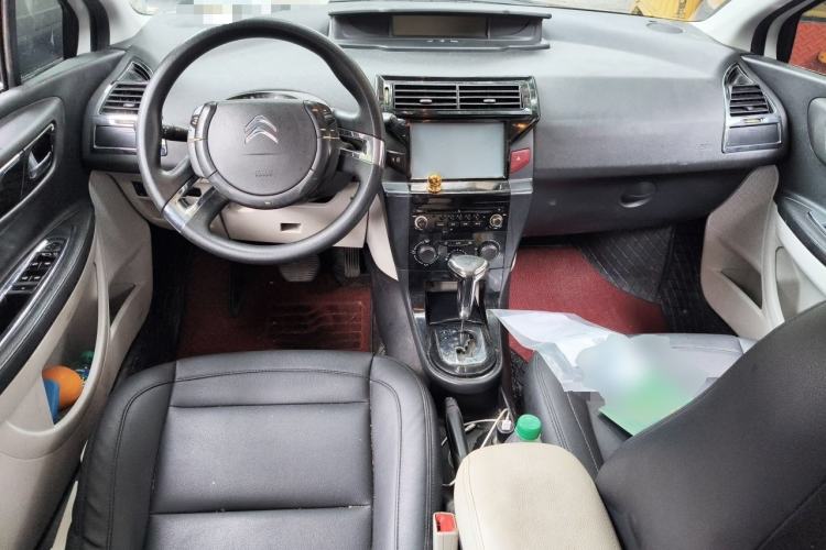 Used Citroen C-Quatre 2014 VTS Version 1.6L Automatic Prestige Model Center Console