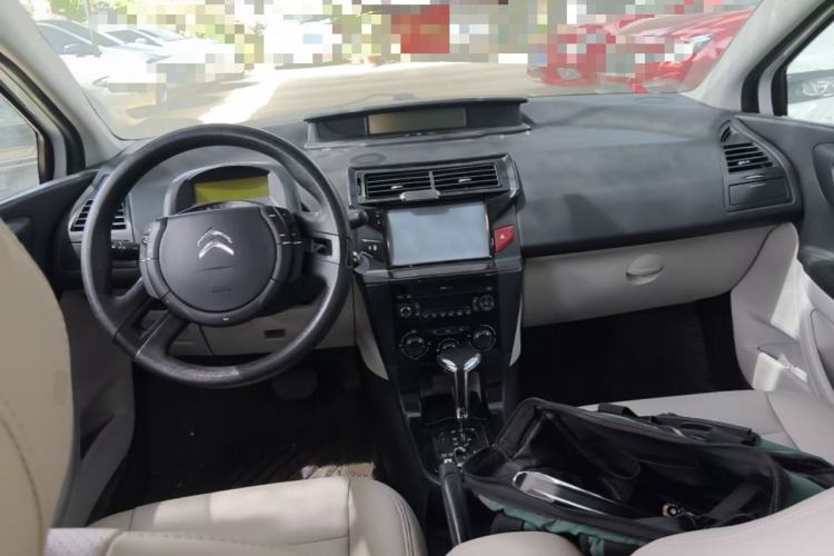Used Citroen C-Quatre 2014 VTS Version 1.6L Automatic Prestige Model Center Console