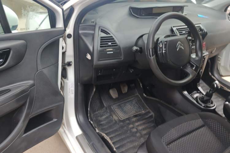 Used Citroen C-Quatre 2014 VTS Version 1.6L Manual - Premium Model Driver Seat