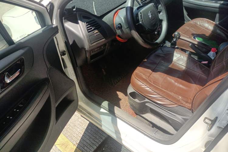 Used Citroen C-Quatre 2014 VTS Version 1.6L Manual - Premium Model Driver Seat