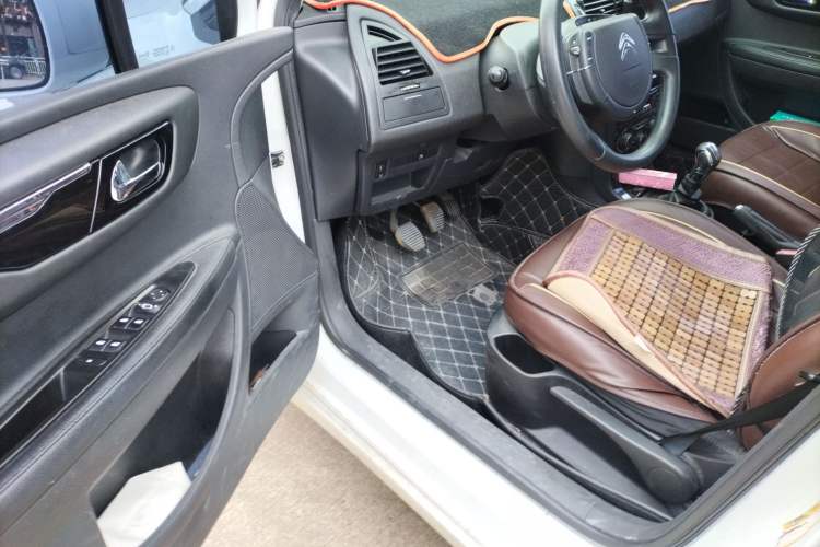 Used Citroen C-Quatre 2014 VTS Version 1.6L Manual - Premium Model Driver Seat