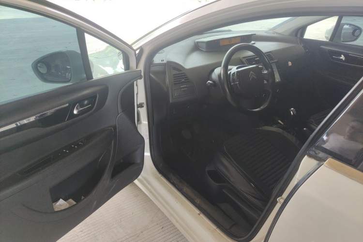 Used Citroen C-Quatre 2014 VTS Version 1.6L Manual - Premium Model Driver Seat