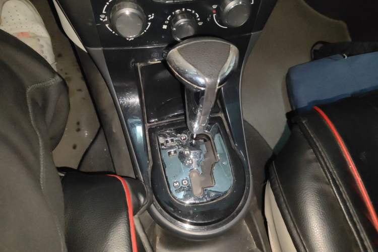 Used Citroen C-Quatre 2014 VTS Version 1.6L Automatic Prestige Model Gear Lever