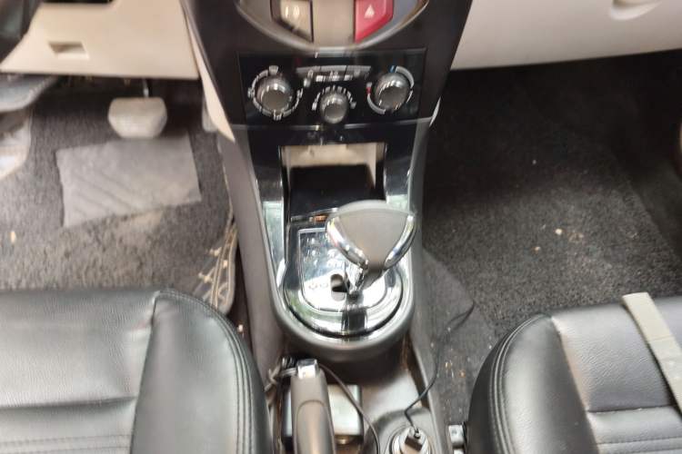 Used Citroen C-Quatre 2014 VTS Version 1.6L Automatic Prestige Model Gear Lever