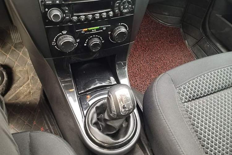 Used Citroen C-Quatre 2014 VTS Version 1.6L Manual - Premium Model Gear Lever