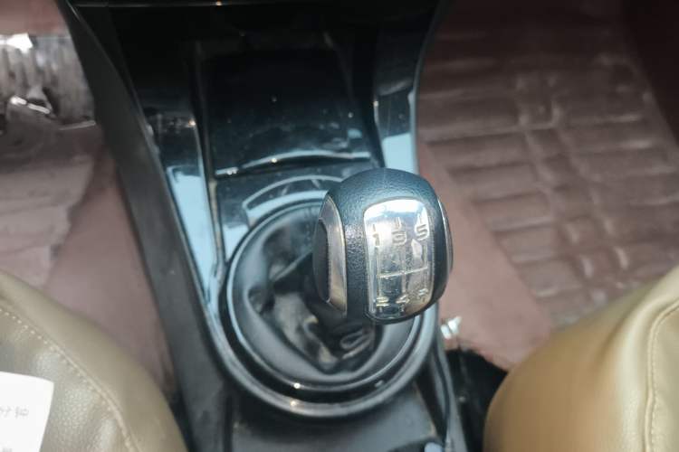 Used Citroen C-Quatre 2014 VTS Version 1.6L Manual - Premium Model Gear Lever