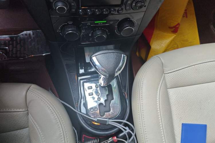 Used Citroen C-Quatre 2014 VTS Version 1.6L Automatic Prestige Model Gear Lever