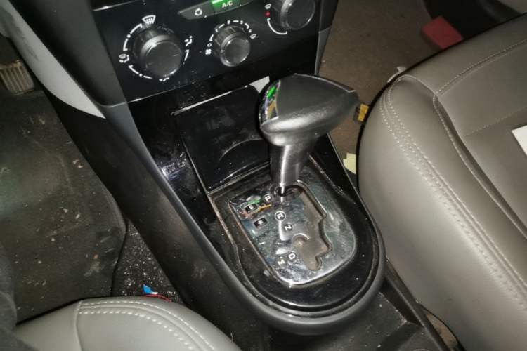 Used Citroen C-Quatre 2014 1.6L Automatic Connected Car Version Gear Lever