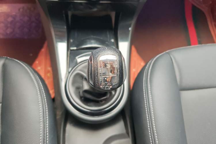 Used Citroen C-Quatre 2014 VTS Version 1.6L Manual - Premium Model Gear Lever