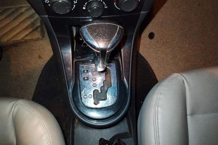 Used Citroen C-Quatre 2014 VTS Version 1.6L Automatic Prestige Model Gear Lever