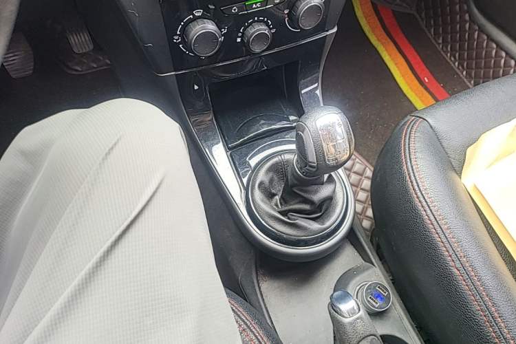 Used Citroen C-Quatre 2014 VTS Version 1.6L Manual - Premium Model Gear Lever
