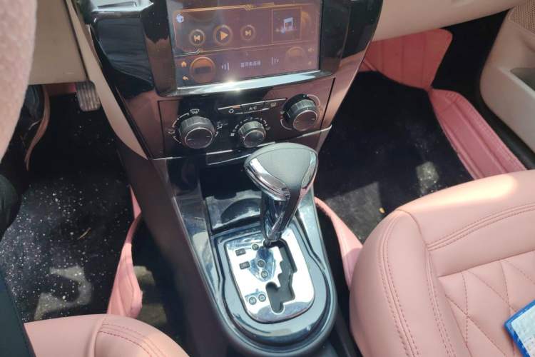 Used Citroen C-Quatre 2014 VTS Version 1.6L Automatic Prestige Model Gear Lever