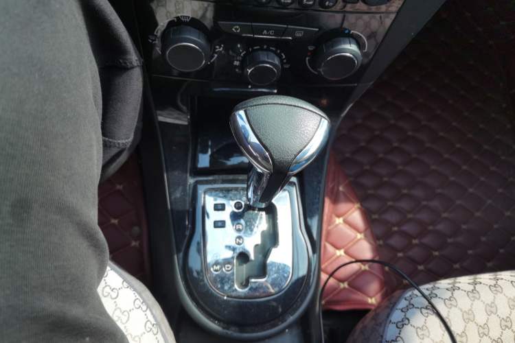 Used Citroen C-Quatre 2014 VTS Version 1.6L Automatic Prestige Model Gear Lever