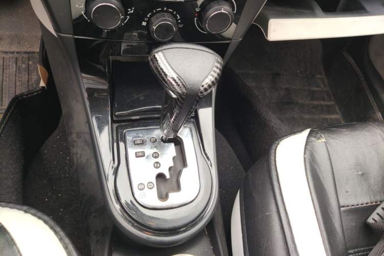 Used Citroen C-Quatre 2014 VTS Version 1.6L Automatic Prestige Model Gear Lever