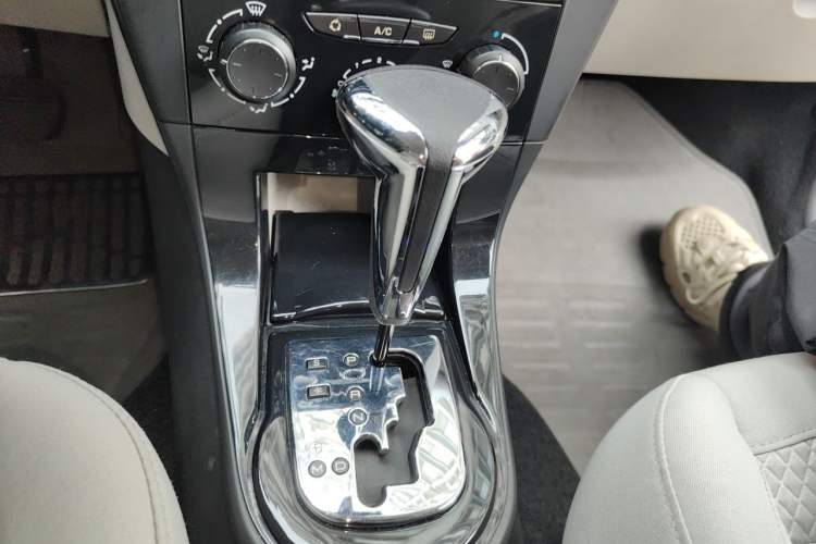 Used Citroen C-Quatre 2014 VTS Version 1.6L Automatic Prestige Model Gear Lever