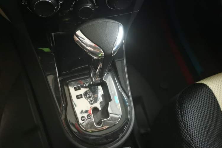 Used Citroen C-Quatre 2014 VTS Version 1.6L Automatic Prestige Model Gear Lever