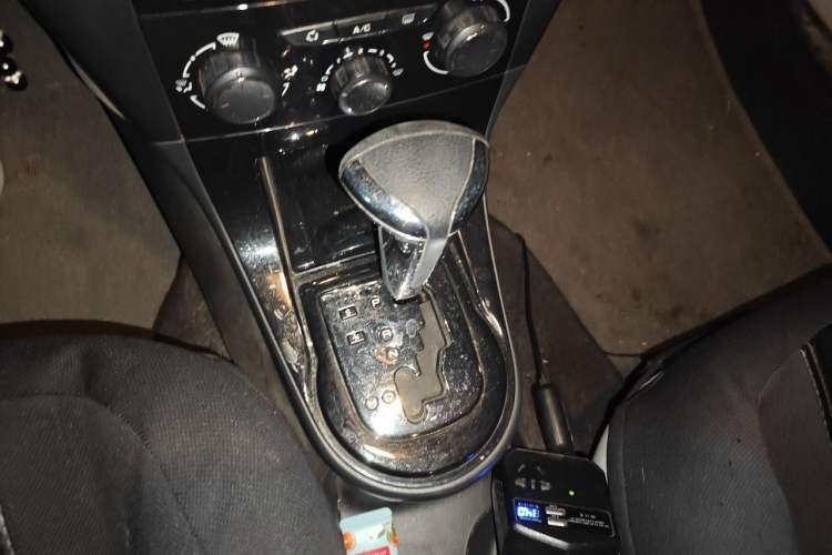 Used Citroen C-Quatre 2014 VTS Version 1.6L Automatic Prestige Model Gear Lever