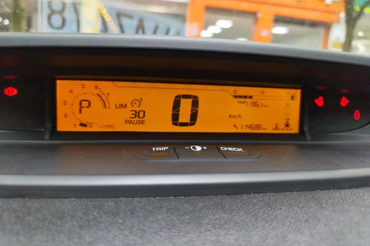 Used Citroen C-Quatre 2014 VTS Version 1.6L Automatic Prestige Model Instrument Cluster