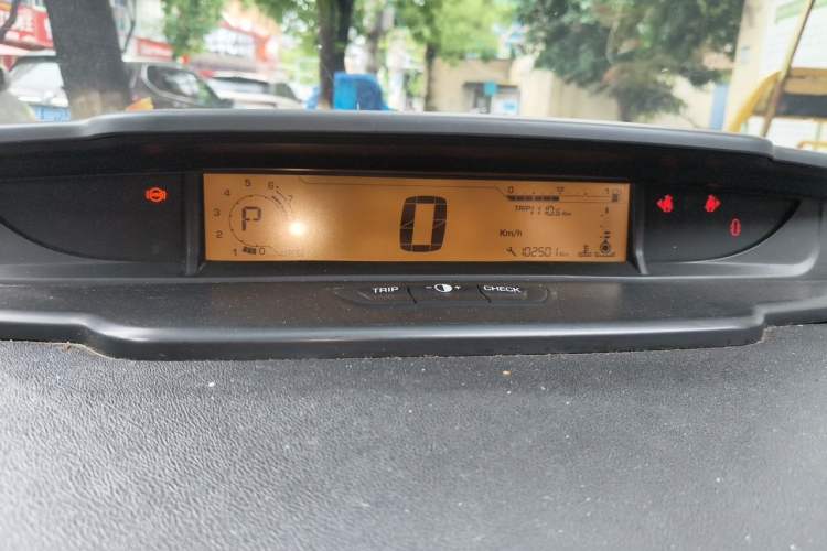 Used Citroen C-Quatre 2014 VTS Version 1.6L Automatic Prestige Model Instrument Cluster