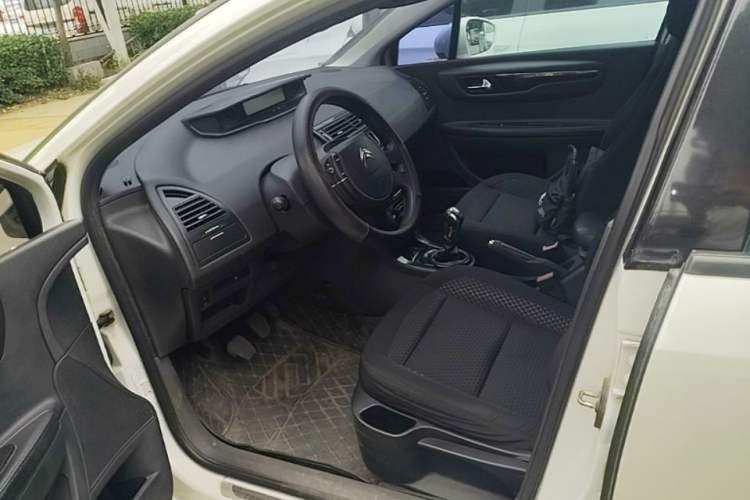 Used Citroen C-Quatre 2014 VTS Version 1.6L Manual - Premium Model Left Front Seat