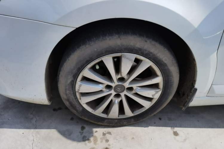 Used Citroen C-Quatre 2014 VTS Version 1.6L Manual - Premium Model Left Front Wheel Hub