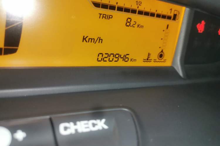 Used Citroen C-Quatre 2014 VTS Version 1.6L Automatic Enjoyment Model Odometer Close Up
