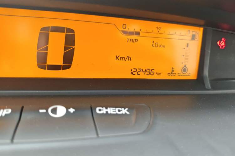 Used Citroen C-Quatre 2014 VTS Version 1.6L Manual - Premium Model Odometer Close Up