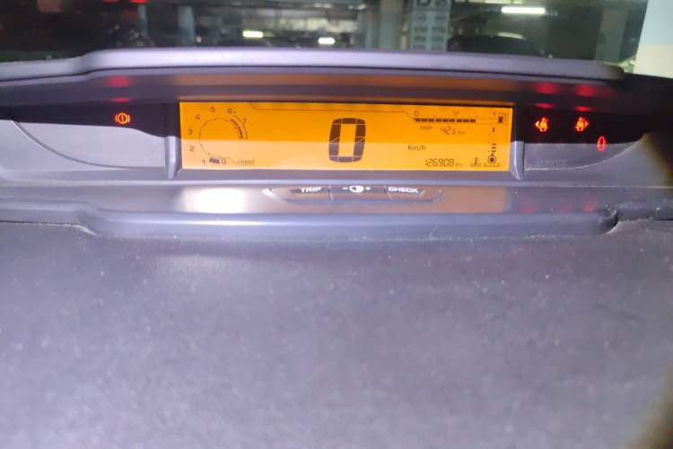 Used Citroen C-Quatre 2014 VTS Version 1.6L Manual - Premium Model Odometer Close Up