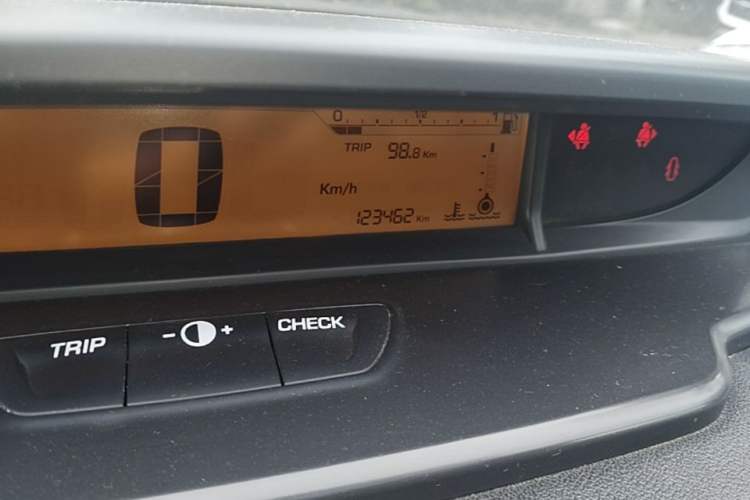 Used Citroen C-Quatre 2014 VTS Version 1.6L Manual - Premium Model Odometer Close Up