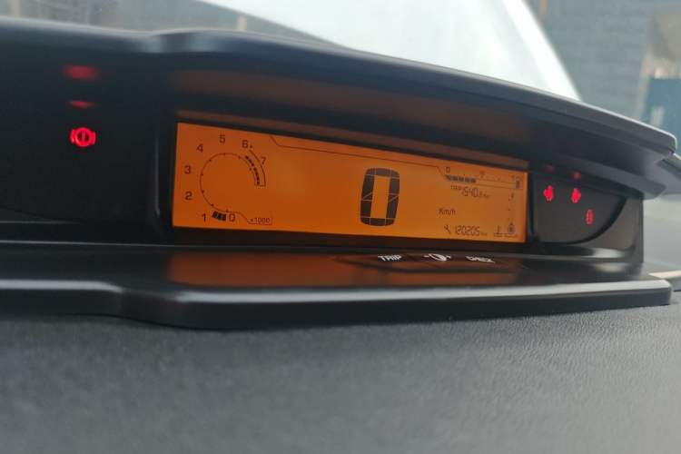 Used Citroen C-Quatre 2014 VTS Version 1.6L Manual - Premium Model Odometer Close Up