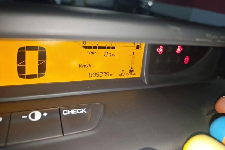 Used Citroen C-Quatre 2014 1.6L Automatic Connected Car Version Odometer Close Up