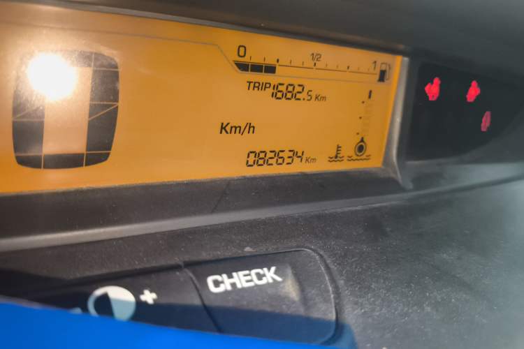 Used Citroen C-Quatre 2014 VTS Version 1.6L Manual - Premium Model Odometer Close Up