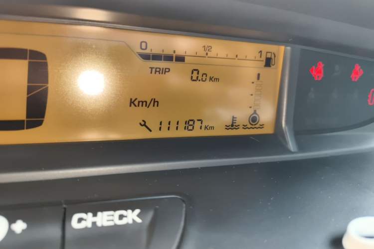 Used Citroen C-Quatre 2014 VTS Version 1.6L Automatic Prestige Model Odometer Close Up