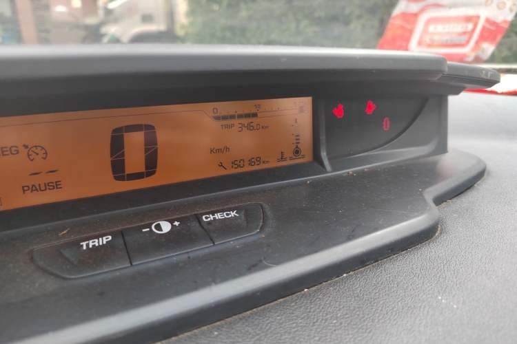 Used Citroen C-Quatre 2014 VTS Version 1.6L Manual - Premium Model Odometer Close Up